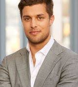 Evelyn Olavarria's Instagram, Twitter & Facebook