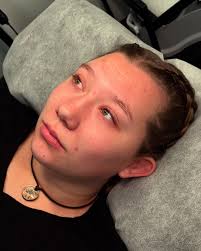 Cleaned up @ekstromgriffin 's brows today 👌🏻👌🏻💫 #salonsatoriutah  #estiebestie #browgoals #browwax