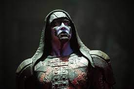 He was the bad guy who had distanced himself from his fellow kree and allied himself with thanos in that movie. Who Is Ronan The Accuser In Captain Marvel Popsugar Entertainment
