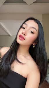 Kirsten Crowder's Instagram, Twitter & Facebook