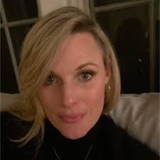 I had so much fun at the Air Liquide holiday luncheon! What a great way to  celebrate the hard work everyone has put in this year. Thank you for posing  with me,