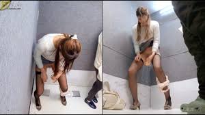 JKが授業中に抜け出して洋式トイレでおしっこするところを隠し撮り - スカトロ小僧