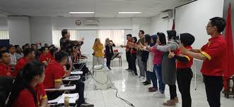 Kuliah merupakan proses pendidikan yang mengarah pada suatu jurusan tertentu untuk mengembangkan bakat dan minat yang dimiliki oleh seseorang. Alfamart Deteksi Suhu Tubuh Karyawan Dan Lakukan Sosialisasi Pencegahan Corona Jatengdaily Com