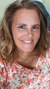 Amy Bielat's Instagram, Twitter & Facebook