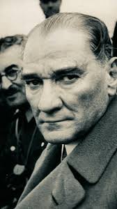 Her 10 Kasım'da zaman durur, aynı hüzün ve saygıyla... Fikirleri,  devrimleri ve bizlere bıraktığı en kıymetli miras olan Türkiye Cumhuriyeti  ilelebet yaşayacak. Sonsuzluğa uğurlanışının 87. yılında, Büyük Önderimiz  Gazi Mustafa Kemal Atatürk'ü