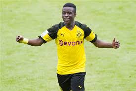 Jun 04, 2021 · moukoko managed another 13 games in the bundesliga for the black and yellows and scored three goals. Youssoufa Moukoko Unterschreibt Offenbar Einen Millionenschweren Vertrag Nicht Beim Bvb