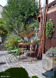 Hof 9 Diy Im Herbst Und Ein Fullhorn Der Natur Im Innenhof Herbstgarten Innenhof Garten