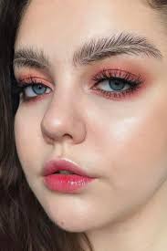 28 Eyebrow Trends From Every Decade Celebrity Eyebrow Trends Eyebrow Trends From The Year You Were Born Makiyazh Brovej Brovi Makiyazh