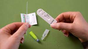 It detects proteins called antigens on the surface of the virus not its genetic material. Corona Freie Weihnachten Welche Tests Wann Sinn Machen Rbb24