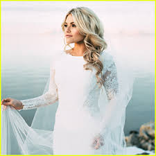 In the caption of the photo, she explained a bit about why she and zach had opted to hold another wedding ceremony even though they had only been married for a few years (their wedding took place on dec. Witney Carson Carson Mcallister Share New Wedding Pics With Jjj Exclusive Carson Mcallister Exclusive Wedding Witney Carson Just Jared Jr