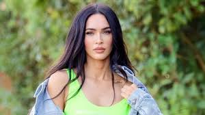 О себе девушка написала, что она кайфует от своей работы и ведет канал на onlyfans . Megan Foks Zastavila Fanatov Krasnet Otpravivshis Na Progulku V Bodi Iz Kotorogo Vypala Grud