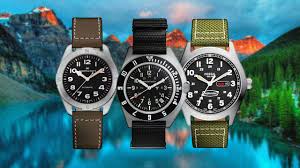I migliori orologi da escursione progettati per le avventure di tutti i  giorni | GQ Italia