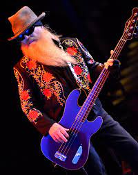 One third of one of the sturdiest, dirtiest, and most reliable rock bands ever. Zz Top Bassist Dusty Hill Im Alter Von 72 Jahren Verstorben Stern De