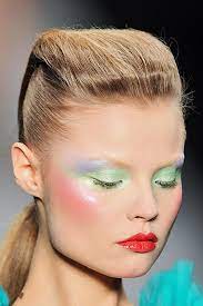 Pastel Makeup Pinspiration The 20 Dreamiest Ways To Wear It Pastel Makeup Catwalk Makeup Runway Makeup