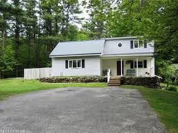 35 Elm St Sanford Me 04073 Mls 1353032 Zillow Zillow Elm Sanford