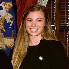 Madeline Watts's Instagram, Twitter & Facebook