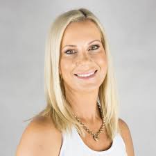 Hollie Morse's Instagram, Twitter & Facebook