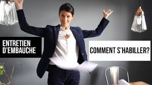 Un jean, une chemise à l'extérieur du pantalon et des baskets de bonne tenue seront tout à fait acceptables lors d'un. Entretien D Embauche Comment S Habiller Youtube