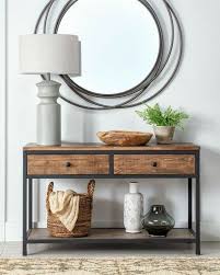 Assim Como Os Demais Moveis Que Compoem A Mesma Vertente Decorativa O Aparador Estilo Industrial Tem No Minimalismo Su Antre Dekorasyonu Ev Ic Mekanlari Dekor