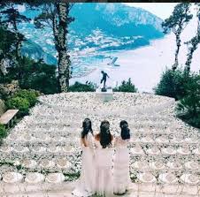 The Couple Are The First To Marry At Villa Lysis They Were Granted Permission After They Helped Reconstruct Th Wedding Italian Wedding Dresses Italian Wedding