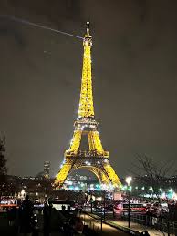 Hotels in strasbourg, 2-3 stars, some walking or buses ok, but not a  billion stairs nor far from everything? Thamks in advance, we will be  training from Colmar, but seems i've read