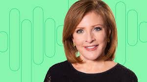 Stephanie Stahl's Instagram, Twitter & Facebook