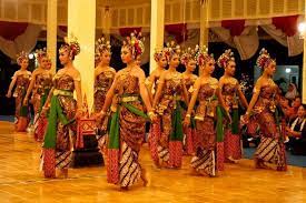 Gambar Tarian Daerah Tari Bedhaya Ketawang Dari Kumpulan Beragam Gambar Tarian Daerah Gambar Tarian Tarian Penari
