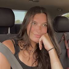 Nicole Alstott's Instagram, Twitter & Facebook