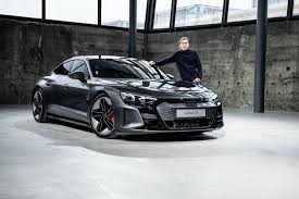 It radiates sportiness, exclusivity and comfort. Audi E Tron Gt Combining Prestige Sports And Electricity Vmax Si