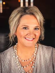 Nancy Wiechmann's Instagram, Twitter & Facebook