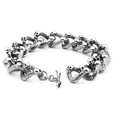 Porter un bracelet tête de mort en argent est parfait si tu souhaites venir mettre un coup de boost à. Bracelet Homme Acier Tete De Mort Chaine Marine Bijouxstore Webid 1417