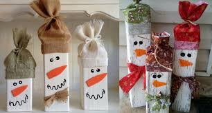 Mettre de la colle blanche liquide dans les trous formés, replacer les brindilles puis laisser. Faire Des Bonhommes De Neige En Bois