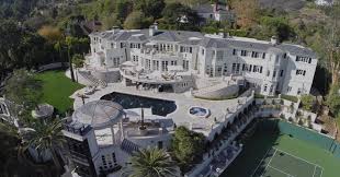 102519676 Liongate Still 1910x1000 Jpg 1910 1000 Mansions Luxury Houses Mansions Luxury Homes Dream Houses