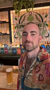 Shalom! I recently arrived to Tel Aviv, and was looking for an apartment  for the next few months here. Being an English speaker, I had to translate  every post I came across.