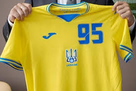 Representa tu pais en este mundial el deporte mas lindo de mundo futbol soccer. Ucrania Retiraria Lema De La Polemica Camiseta Que Utilizaran En La Eurocopa 24 Horas