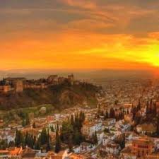 Panoramica De La Ciudad De Granada Al Atardecer Ciudad De Granada Imagenes De Atardeceres Viajes