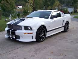 Black And White Mustang Convertible Pin By Eri Rexach On Cars Bikes More Sports Cars Luxury Mustang Gt Black Camaro