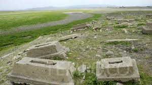 Gajah mungkur reservoir (dam) (indonesian: Waduk Gajah Mungkur Susut Bekas Kuburan Terlihat Lagi Bisnis Tempo Co