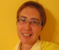 Elizabeth Poynter's Instagram, Twitter & Facebook