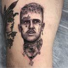 Mi primer tatuaje (blackwork) cumple 4 años este mes : r/agedtattoos