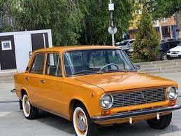 Купить б/у Lada (ВАЗ) 2101 1970-1988 21011 1.3 MT (69 л.с.) бензин механика  в Энгельсе: жёлтый Лада 2101 1975 седан 1975 года на Авто.ру ID 1115347832