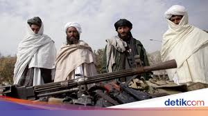 Al qaeda taliban adalah sekutu, khususnya taliban pimpinan alm. Tak Ingin Perang Di Dalam Kota Taliban Minta Afganistan Menyerah