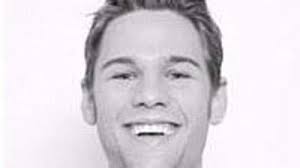 Cedar Rapids native Halstead a finalist in Perry Ellis model contest