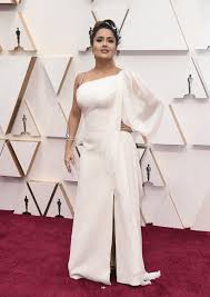 When she gets red carpet. Salma Hayek At The Oscar 2020 Red Carpet Photos At Movie N Co