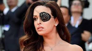 Italian restaurant in kinshasa, congo. Gessica Notaro Contro Francesca De Andre Frase Inaccettabile