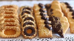 Assortiments De Sabla C S Avec La Maªme Pa Te Recette Eid El Fiter Youtube Recettes Eid Gateaux Et Desserts Alimentation