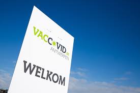 In de loop van de ochtend is het hele vaccinatiecentrum spoor oost in borgerhout geëvacueerd door de stormwind. Vaccinatiedorp Spoor Oost