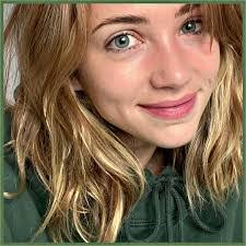 Allison Lennon's Instagram, Twitter & Facebook