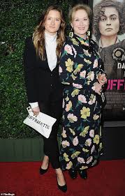 From british to polish, meryl can do it all! Meryl Streep S Tochter Grace Gummer Und Tay Strathairn Verheiratet Waren 42 Tage Vor Split Aktuelle Boulevard Nachrichten Und Fotogalerien Zu Stars Sternchen