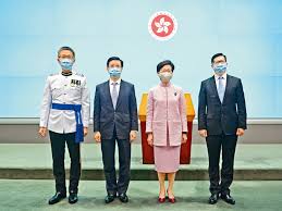 1980年8月，加入 港英政府 成為 政務主任 （ ao ），最初在 西貢區 政務處做助理專員 37 。 1981至1982年获政府保送前往英国 剑桥大学 学习 发展研究（英语：development studies） 的一年文. Oz8enpdg1xp5fm